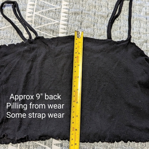 🎉 Free with purchase - Garage brand, xs ladies black crop tank, used - Picture 4 of 6